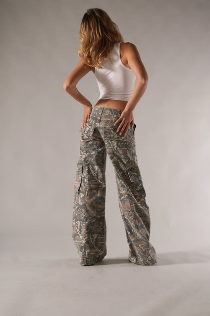 Camo Cargo Pants™ - Versatile and Stylish